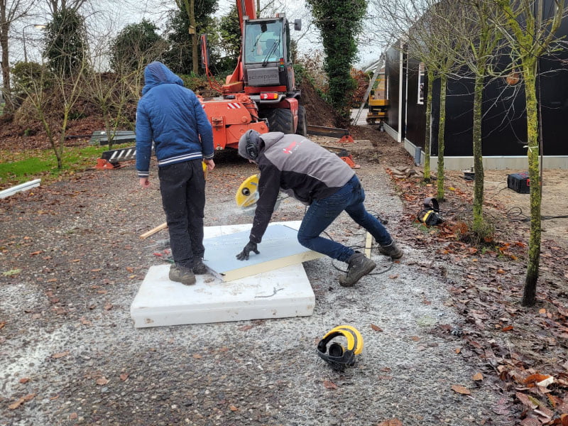 Heger Bouw En Montage Zaagt De Wandpanelen Webshop Honing