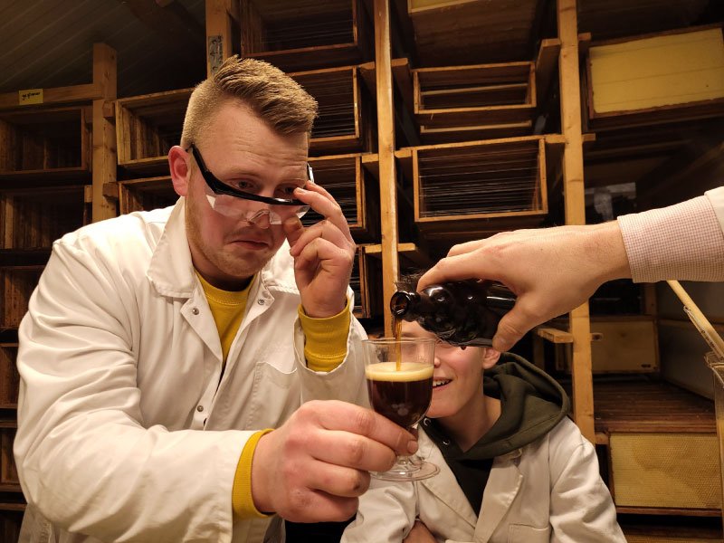 Soms Is Serieus Blijven Tijdens Een Avondje Bier Brouwen Moeilijk