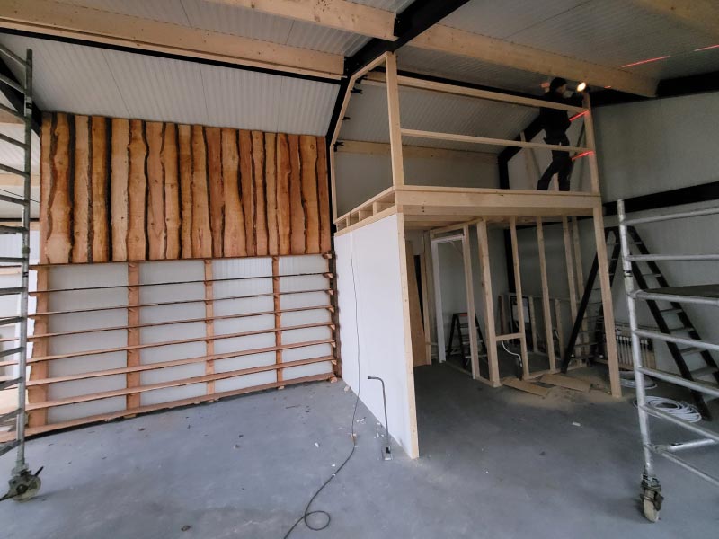 De Contouren Van Kantoor En Toilet Worden Zichtbaar